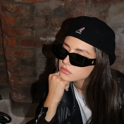 MAISIE MOSS | FASHION CREATIVE profile