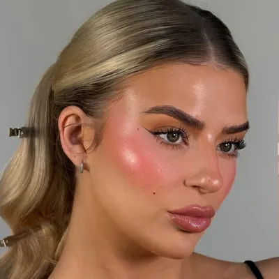 Nicole Callan Makeup Artist profile