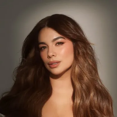 Lola Pfaehler profile