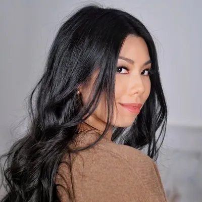 Tiffany Lo profile