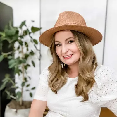 Caroline Bivens profile