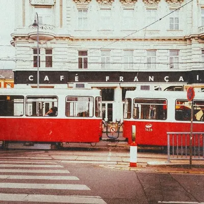 Café Français profile