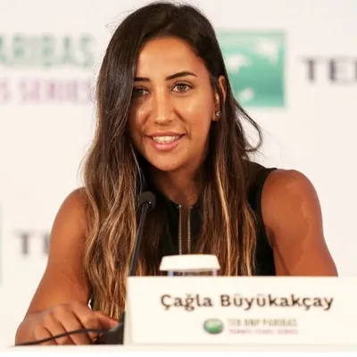 Çağla Büyükakçay profile