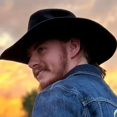Cale Moon profile