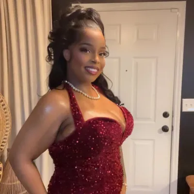 Nicole profile