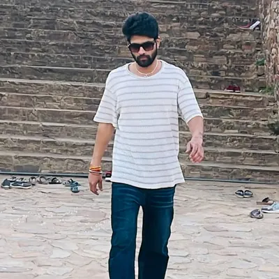 मोनू 🙃 profile