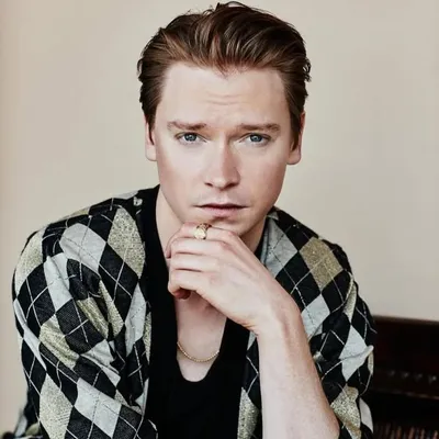Calum Worthy profile