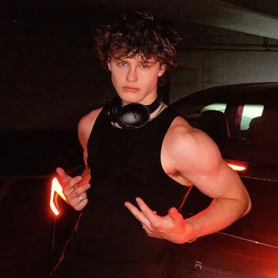 Cameron Crovetti profile