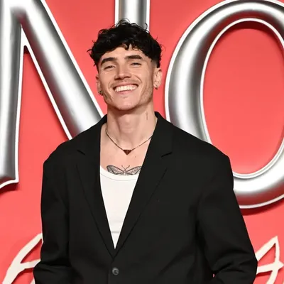 Cam Holmes profile