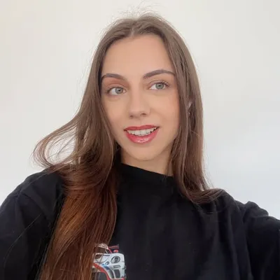 Camila Meneses profile