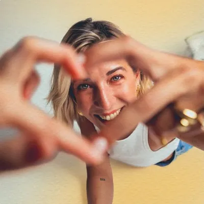 Camille Lorente profile