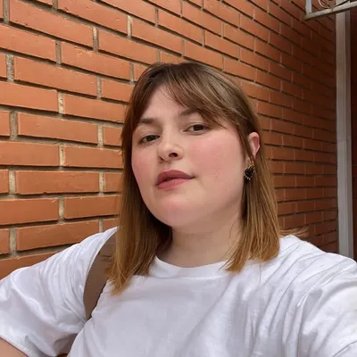 Camila Bertani profile