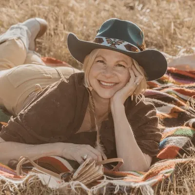 Emilee Garfield: Licensed New Life Story®️Wellness Coach profile