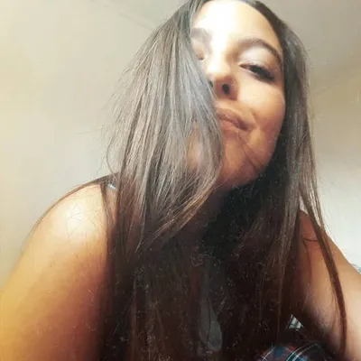 Cande Janeiro profile