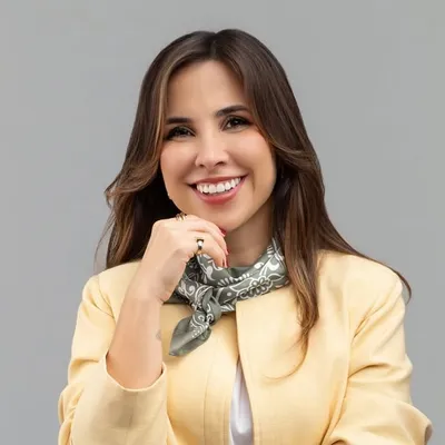 Carina Fragozo | Inglês profile