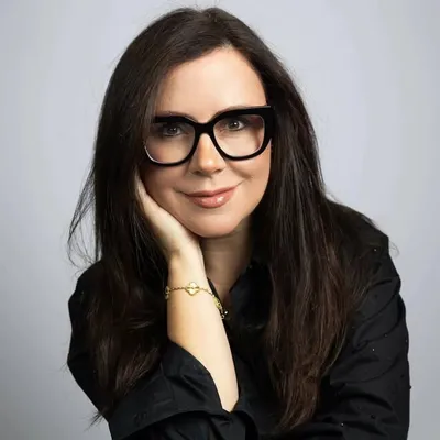 Carla Angola TV profile