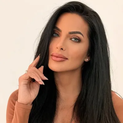 Carla Prata profile