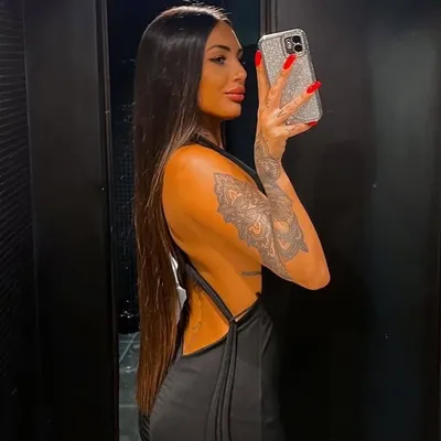 Carlita Anais 🦋 profile