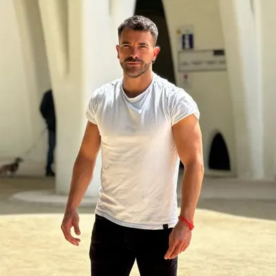 carlos urquia profile