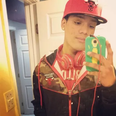 Red / Carlos profile