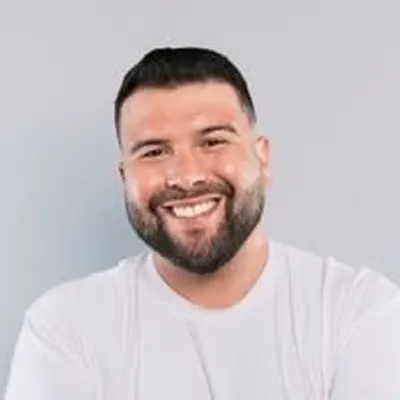 Carlos Gil profile