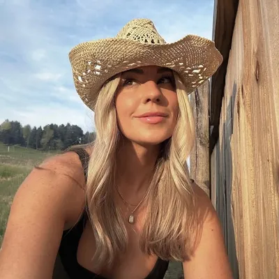 Carly McDowell profile