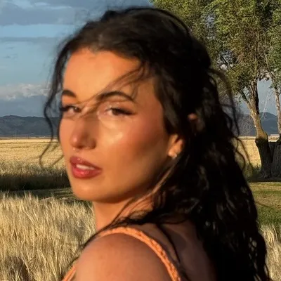 Carly Taylor profile