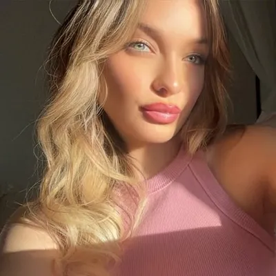 Carly Autumn profile