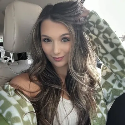 Carly Graaskamp 🌸 profile