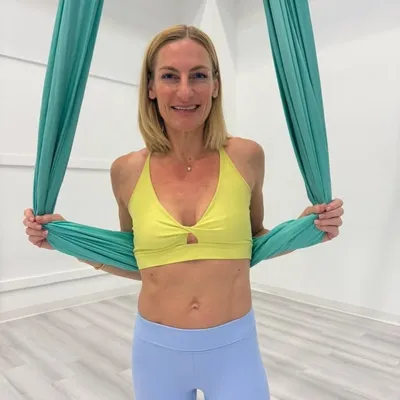 Carmen Curtis (aerial yoga) profile