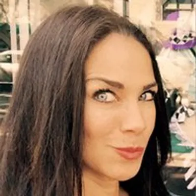 Carmen Dominicci profile