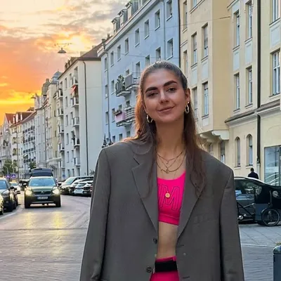 Carmen Jenny profile