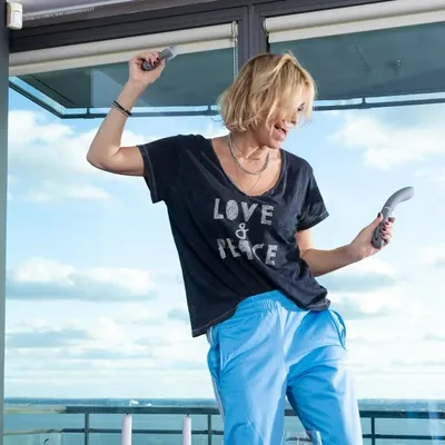 Caroline Neron Official profile