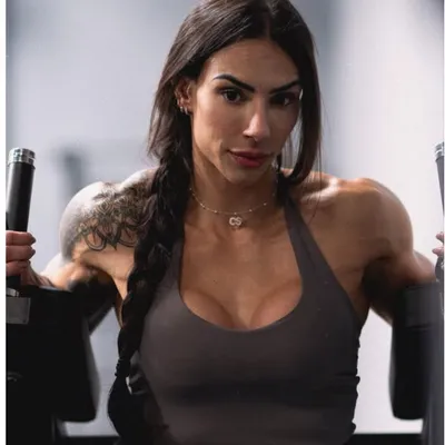 Caroline Sanches profile