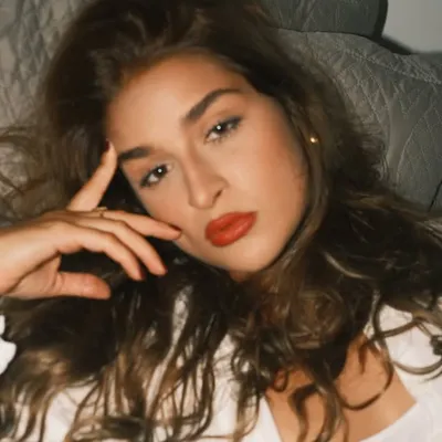 Caroline Brandão profile