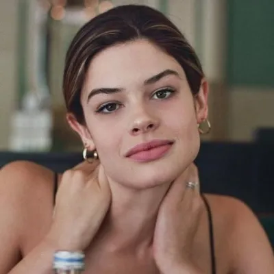 CAROLINE DAY profile