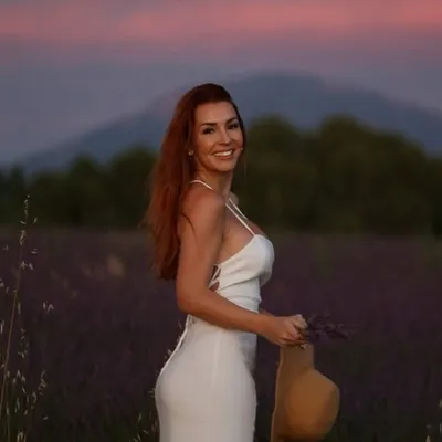 L Y D I A ✨ Travel girl profile