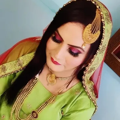 PERSONIFYING BEAUTY. profile