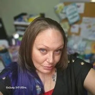 Crystal Dinsmore profile