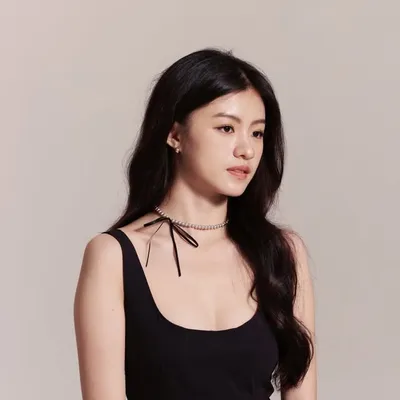 C E L I N E profile