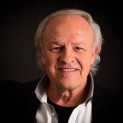 César "Banana" Pueyrredón profile