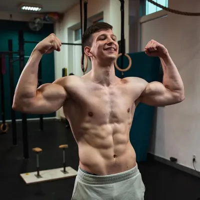 Cezary Dymkowski - kalistenika, pole dance profile
