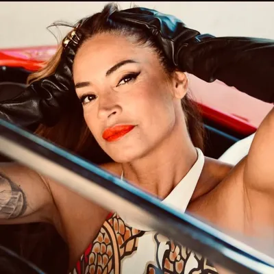 Claudia Fernandez profile