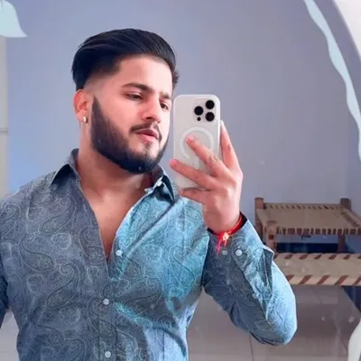 🤴🏼 profile