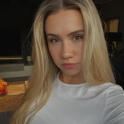 Chᥲrᥣottᥱ profile