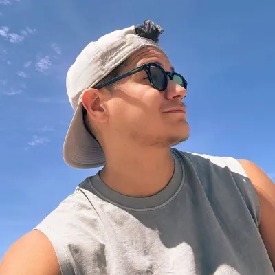 charlie_mndza profile