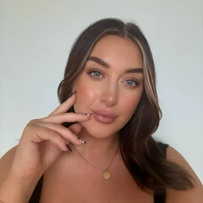Charlotte Cliff profile