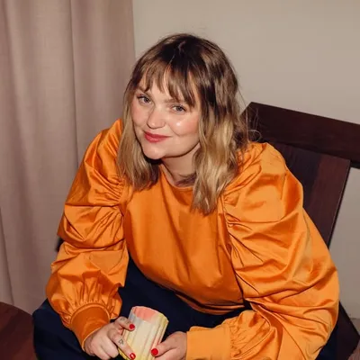 CHARLOTTE KUHRT profile