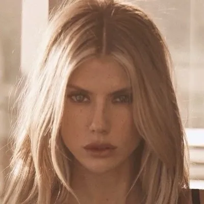 Charlotte McKinney profile