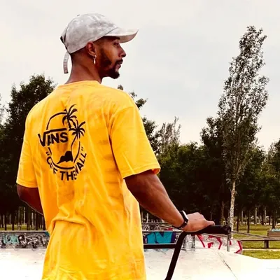 Carlos Martínez Giraldo profile
